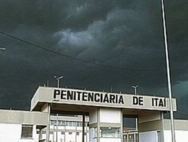 Rebelião na Penitenciária de Itaí ontem.