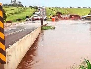 Confira as rodovias da região que continuam interditadas