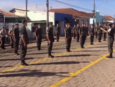 A Vigilância Sanitária realiza palestra de combate à dengue no Tiro de Guerra de Avaré