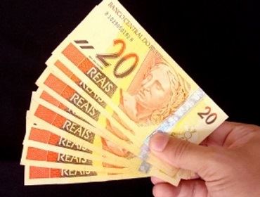 Seguro-desemprego sobe 5,56% e passa a ter teto de R$ 1.304,63