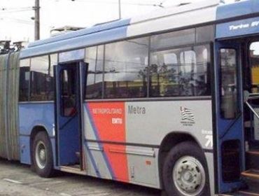 Idosos de sessenta anos não pagam ônibus dentro de S. Paulo