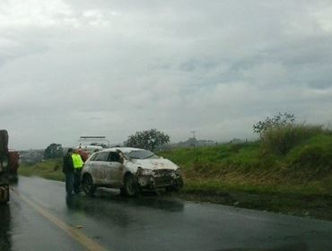 CAPOTOU   O  CARRO   NA   RAPOSO   TAVARES No Km 197