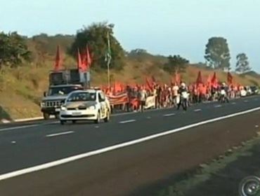 Manifestantes dos Sem Terra estão passando por Avaré