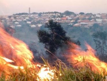 Número de denúncias de queimadas em terrenos aumenta em Avaré