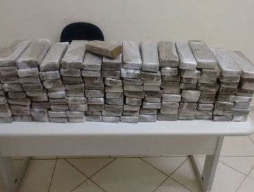Grávidas são flagradas com mais de 130 tijolos de maconha em rodovia no interior de SP