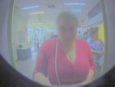 Empregada doméstica é presa suspeita de pegar cartões bancários de idoso e sacar quase R$ 30 mil