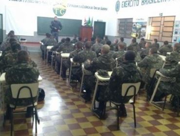 POLÍCIA MILITAR REALIZA PALESTRA DE TÉCNICAS DE DIREÇÃO DEFENSIVA NO TG DE AVARÉ