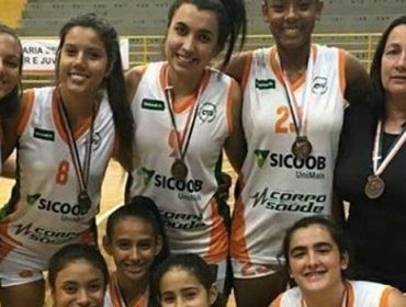 TIME DE BASQUETE DA UNIMED AVARÉ GANHA BRONZE NOS JOGOS DA JUVENTUDE
