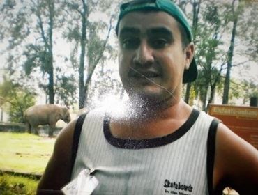 Homem continua buscas por irmão com problemas mentais que sumiu há 1 mês: 'Não consigo mais dormir'