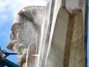 Prefeitura inicia recuperação do Cristo Redentor