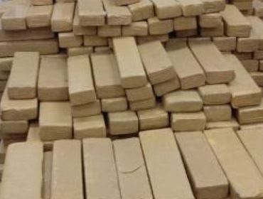 POLÍCIA APREENDE QUASE 700 TIJOLOS DE MACONHA EM RODOVIA NO INTERIOR DE SP