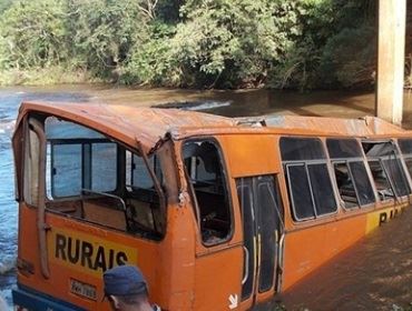 VÍTIMAS DE ÔNIBUS QUE CAIU NO RIO PARDO ALGUNS CONTINUAM INTERNADOS EM OBSERVAÇÃO.