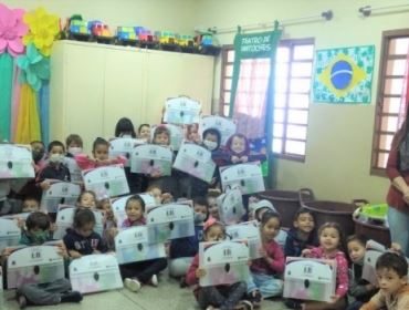 Novo material pedagógico estimula leitura em escolas municipais