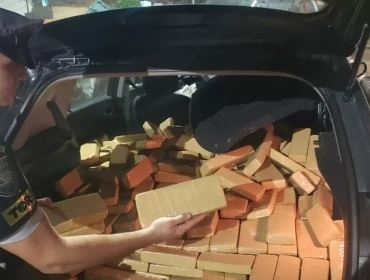 Mais de 300 kg de maconha são apreendidos após perseguição que terminou com acidente em Ipaussu