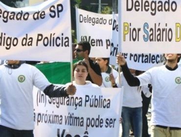 DELEGADOS DE BOTUCATU E REGIÃO PRESENTES NO ATO DE MANIFESTAÇÃO EM S. PAULO