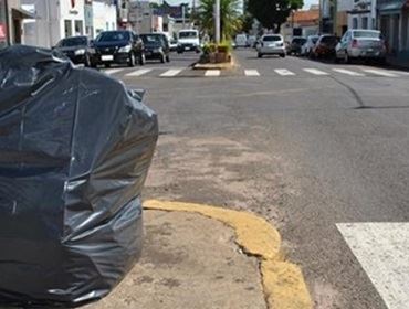 Em Botucatu, lixo poderá  ser colocado somente após as 18 horas.