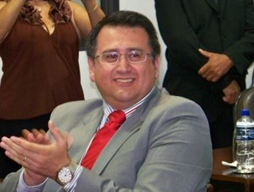 VEREADOR ROBERTO ARAUJO QUER AUMENTO NO SALÁRIO DE VEREADOR.