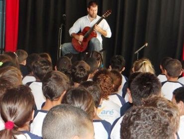 Projeto leva música erudita para escolas municipais