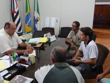 Poio se reúne com moradores  do Terras de São José