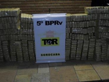 Polícia apreende 428 quilos de pasta base de cocaína na Castello Branco