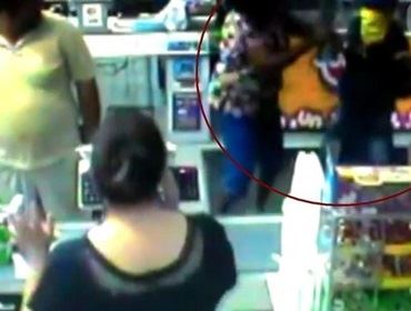 Idosa reage e agride assaltante com bolsa em mercado de Avaré; vídeo