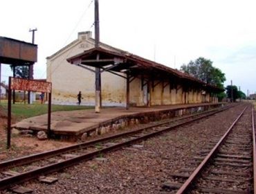 O CENTENÁRIO POVOADO DE BARRA GRANDE - HOJE BAIRRO DE AVARÉ - RECEBE O PREFEITO 