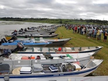 Torneio de pesca embarcada no Camping de Avaré