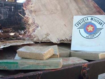  Polícia de Assis acha meia tonelada de maconha em fundo falso de caminhão de sucata