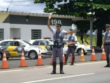 Adolescente que viajava com 11 tijolos de maconha é detida na Raposo Tavares