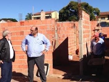 Prefeito e secretário da saúde fiscalização obras.