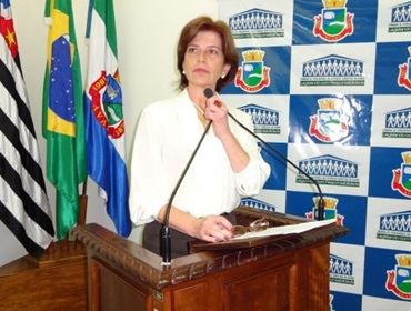 A DINÂMICA VEREADORA ROSÂNGELA 