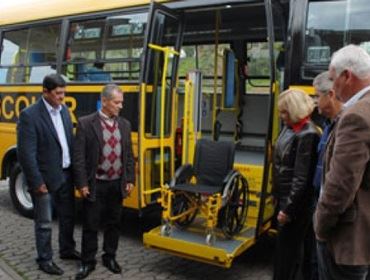 PREFEITURA ADQUIRE ÔNIBUS COM ACESSIBILIDADE PARA DEFICIENTES 