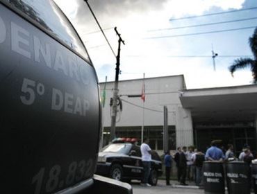SETE POLICIAIS CIVIS PRESOS EM S. PAULO