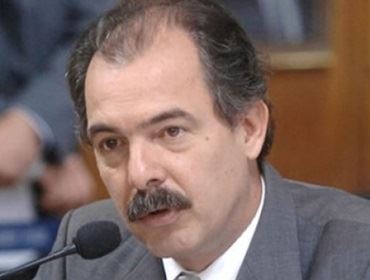 GOVERNO NÃO AUMENTARÁ O CURSO DE MEDICINA