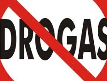 Polícia apreende adolescente com drogas em praça de Cerqueira César