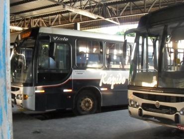 ÔNIBUS DA RÁPIDO CAMPINAS SEM CINTOS DE SEGURANÇA.