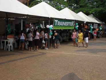 TRAINERTEK DE AVARÉ PRESTA HOMENAGEM AS MULHERES PELO SEU DIA.