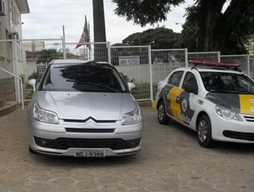 POLÍCIA RODOVIÁRIA DE AVARÉ PRENDE ELEMENTO PORTANDO CNH COMPRADA NA PÇA. DA SÉ.