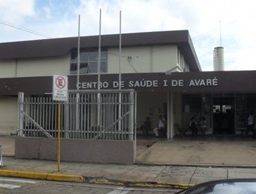 ESCADARIA  DO POSTÃO NÃO POSSUEM CORRIMÃOS.