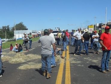 PARTICIPANTES DA ABQM INTERDITAM A RODOVIA SP 255