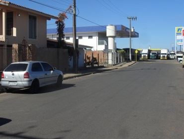 PATIO DO POSTO  BIZUNGÃO ESTÁ EM CIMA DA AV. DR.PLINIO A. FAGUNDES.