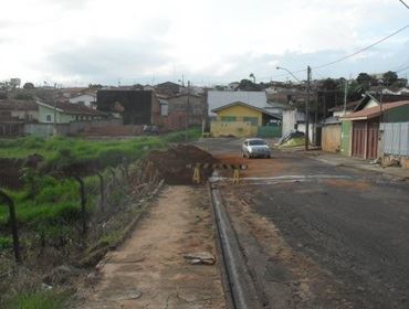 VAZAMENTOS DE ESGOTOS DA SABESP CAUSAM CRIMES AO MEIO AMBIENTE.