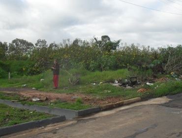 MORADORES DO PLIMEC SENTEM SE  ABANDONADOS PELO PREFEITO