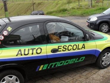 ALUNOS DE AUTO ESCOLA RECLAMAM DO TRATAMENTO DE ALGUNS EXAMINADORES