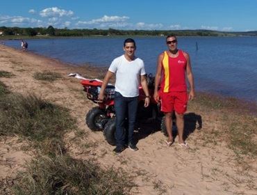 BALNEÁRIO COSTA AZUL VIVE MAIS UM FINAL DE SEMANA PROLONGADO DESPOLICIADO  E   SEM   BANHEIRO QUÍMIC