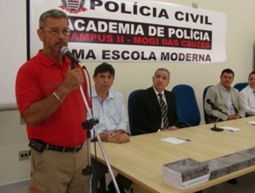 Concurso para escrivão de Polícia.