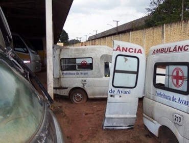 SESSENTA  E  NOVE  VEÍCULOS  MUNICIPAIS  SERÃO  LEILOADOS.