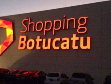  A cidade de Botucatu viveu ontem um dia especial com a inauguração do seu primeiro Shopping Center