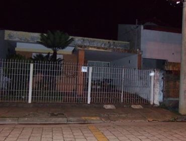 MORADORES PREOCUPADOS COM PESSOA DEFICIENTE MENTAL AGRESSIVA.