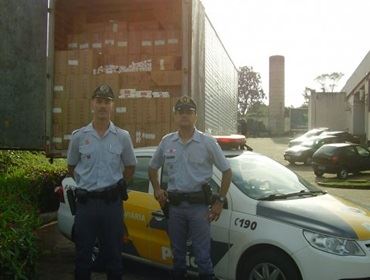POLICIA RODOVIÁRIA DE AVARÉ APREENDEU 1400 CAIXAS DE CIGARROS 